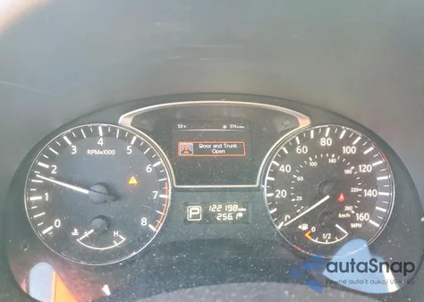 2015 Nissan Altima 2.5 z USA, uszkodzony, nr VIN 1N4AL3AP5FC468716